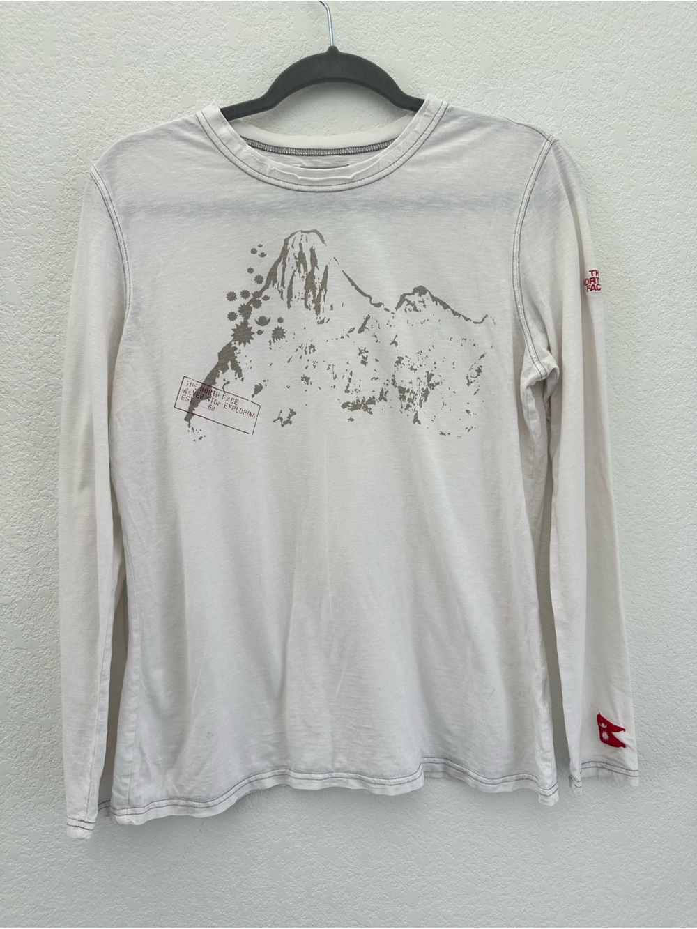 The North Face Women L White 1970s First Ascents Expedition Long Sleeve Shirt